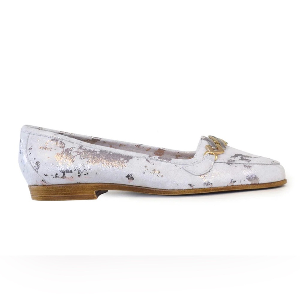 Amalfi White and Gray Marble Flats (Suede)